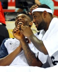 开云官网-里德谈梦八队：詹姆斯是队里的开心果 他太搞笑了不停地在讲笑话