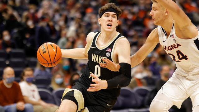 1655718279194049482.jpg jake-laravia-hammers-down-ferocious-slam.jpg